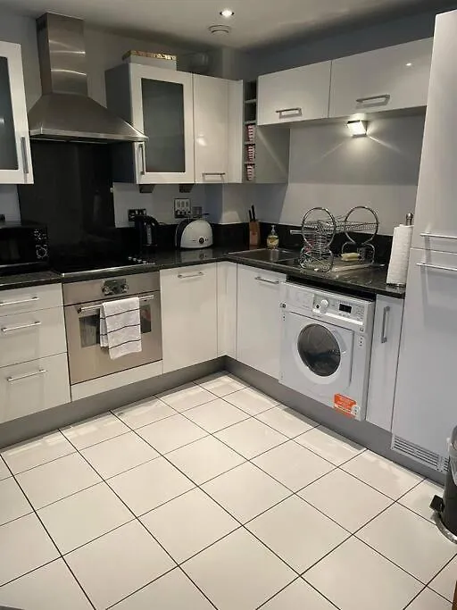 1 Bedroom Apartment Royal Docks London 0*,  United Kingdom