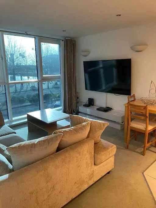 1 Bedroom Apartment Royal Docks London