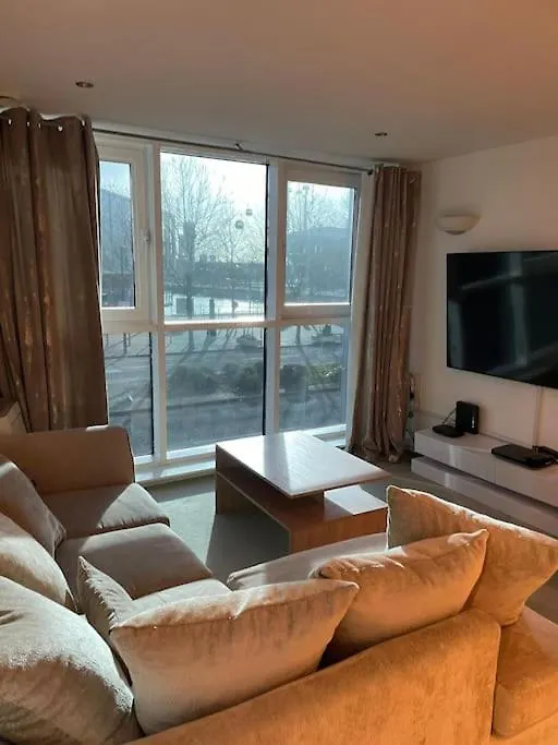 1 Bedroom Apartment Royal Docks London United Kingdom