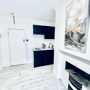 Brick Lane House Apartment London
