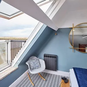 Host & - No 3 Sandside Holiday home Whitby