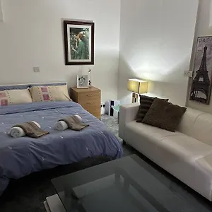  Apartment Super Spacious, Grnd Floor Flat