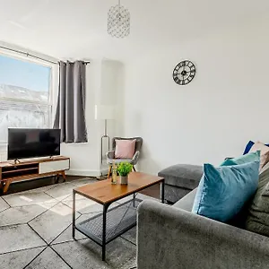  Apartment Bright 2br Flat, Forest Gate, East
